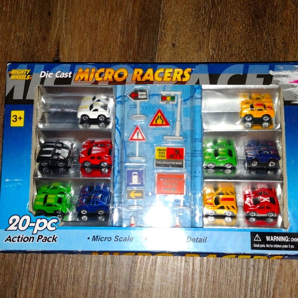 Mighty Wheels Die Cast Micro Racers 20 Piece Set